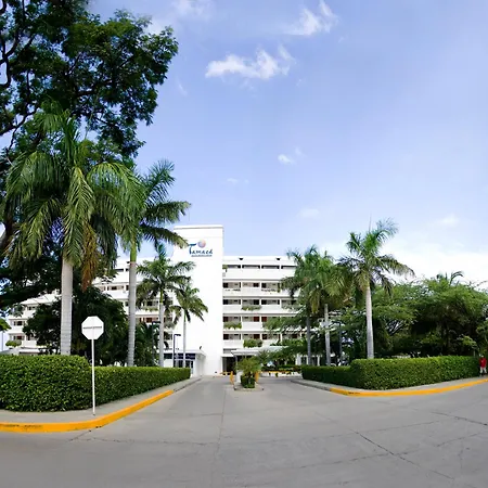 Tamaca Beach Resort-2